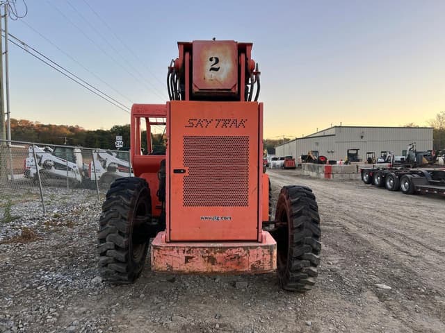 Image of Skytrak 10054 equipment image 2