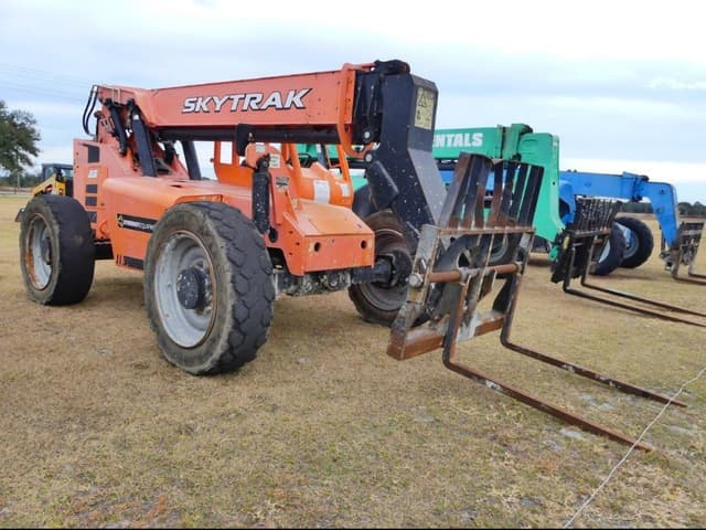 Image of Skytrak 6036 equipment image 1