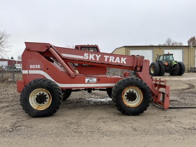 Image of Skytrak 6036 equipment image 2