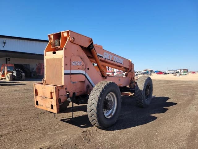 Image of Skytrak 6036 equipment image 4