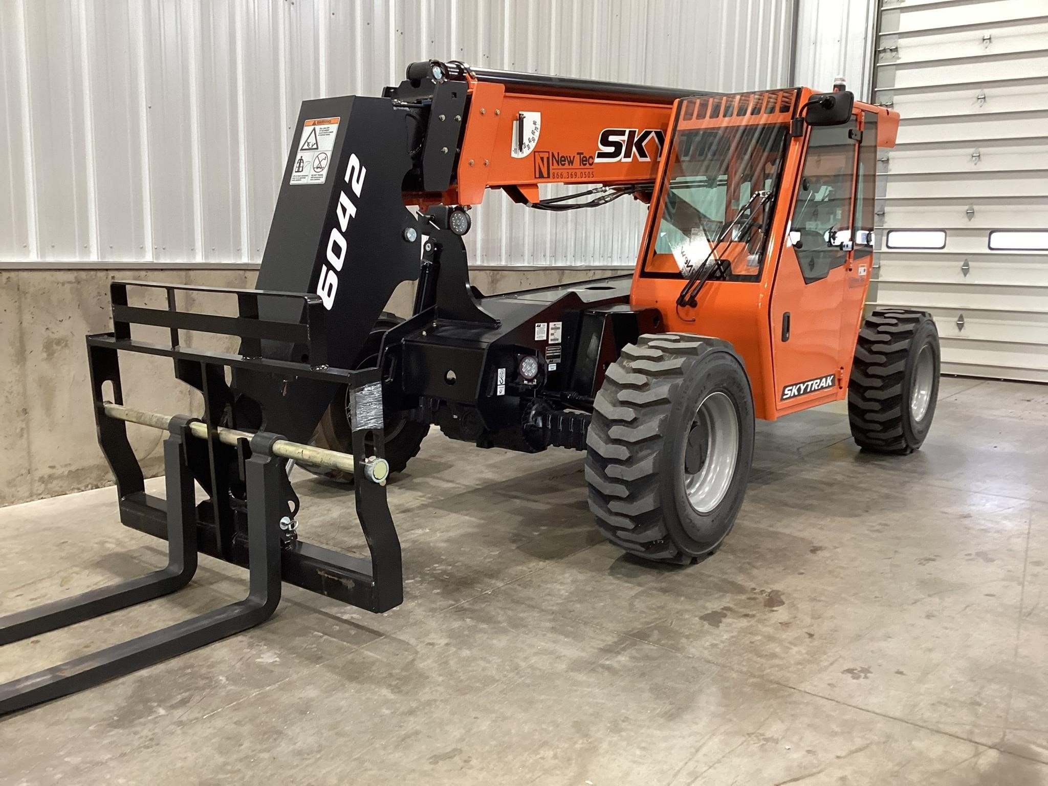 2025 Skytrak 6042 Equipment Image0