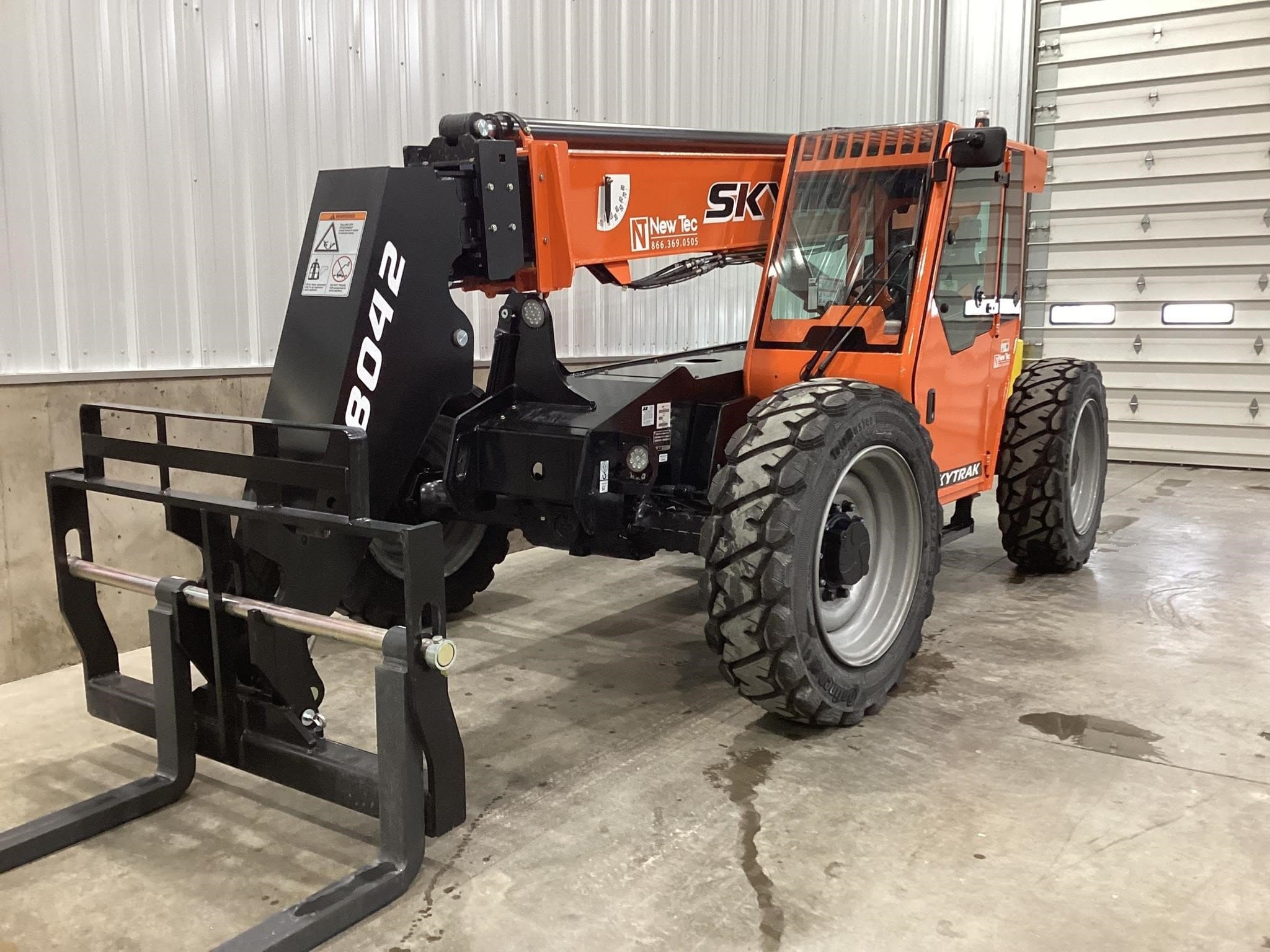 2025 Skytrak 8042 Equipment Image0