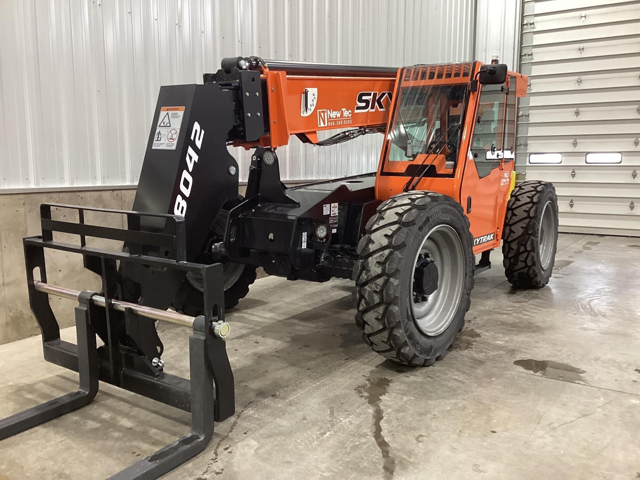 2025 Skytrak 8042 Equipment Image0
