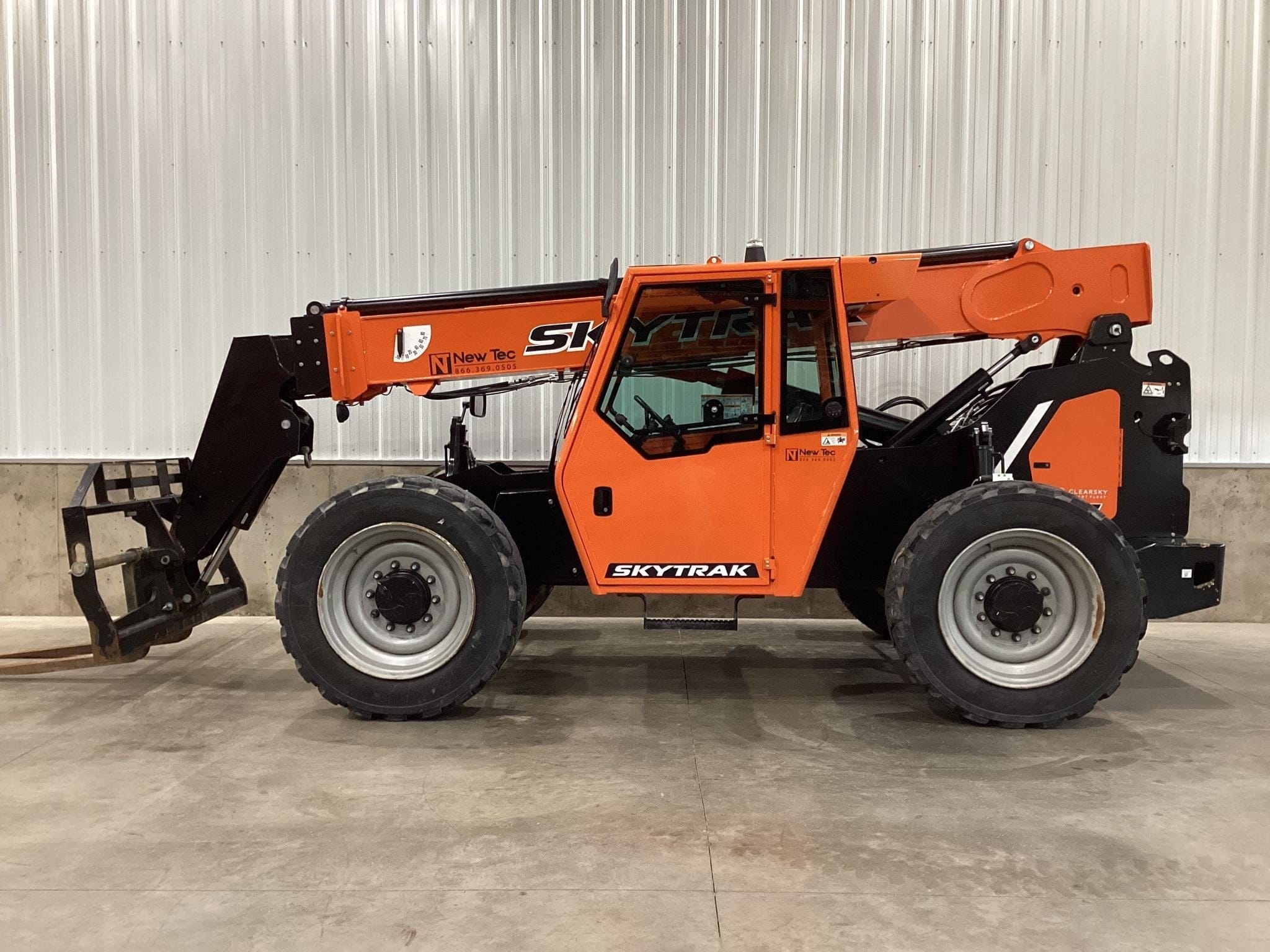2024 Skytrak 8042 Equipment Image0
