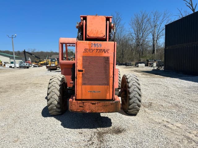 Image of Skytrak 8042 equipment image 2