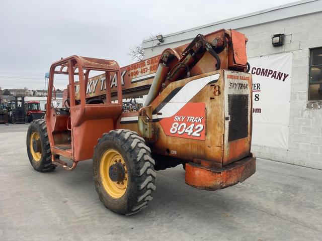 Image of Skytrak 8042 equipment image 3