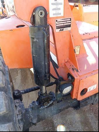 Image of Skytrak 8042 equipment image 4