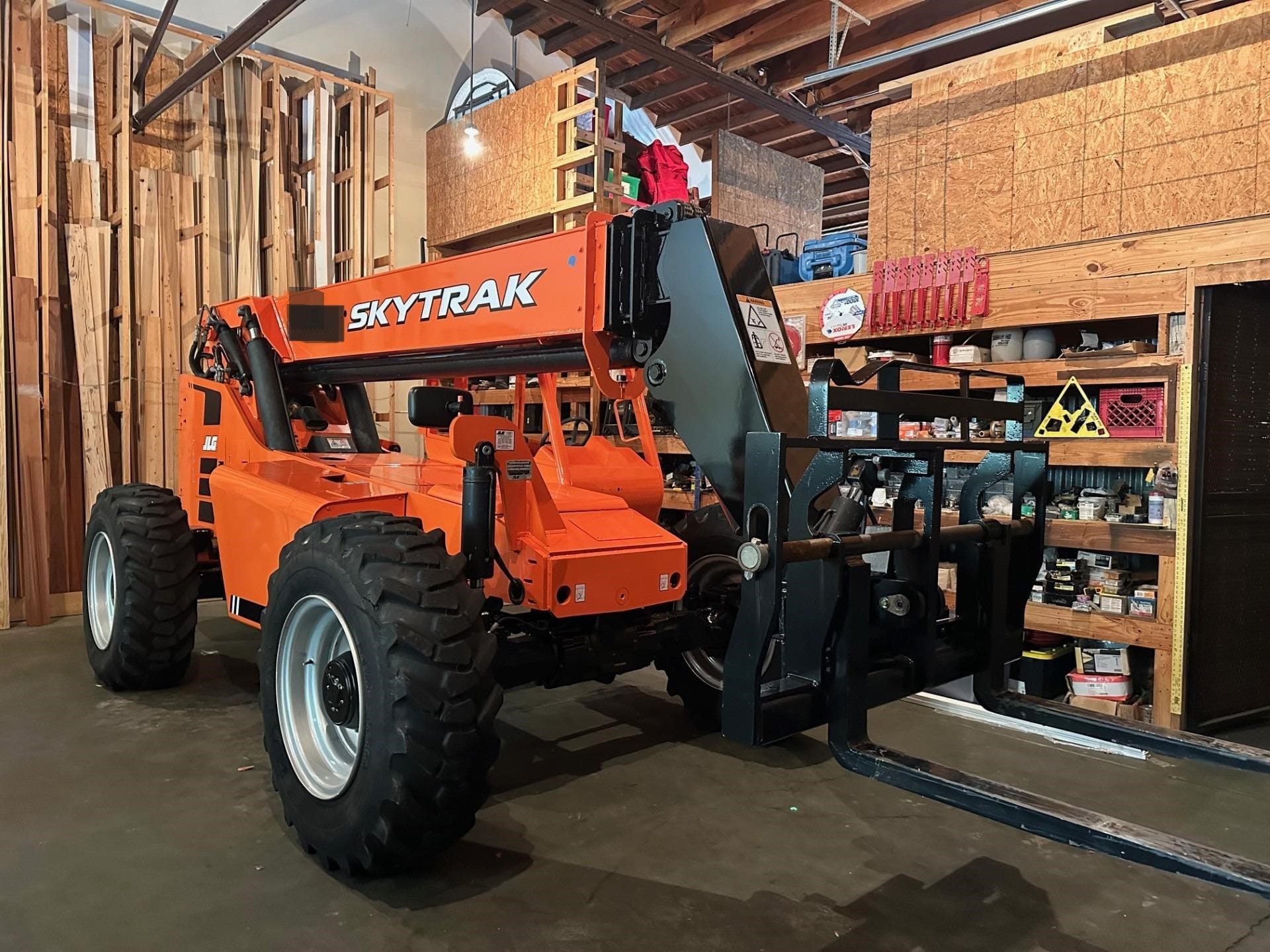 2016 Skytrak 8042 Equipment Image0