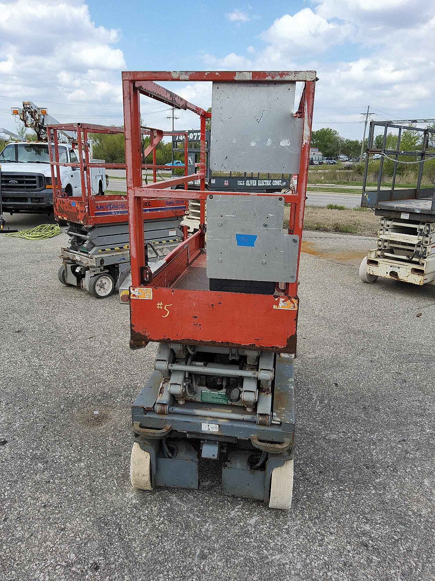 Sky Jack SJIII3219 Construction Aerial Lifts for Sale | Tractor Zoom