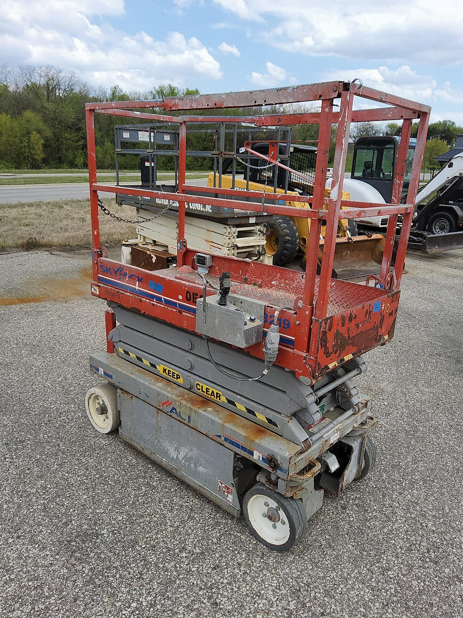 Sky Jack SJIII3219 Construction Aerial Lifts for Sale | Tractor Zoom