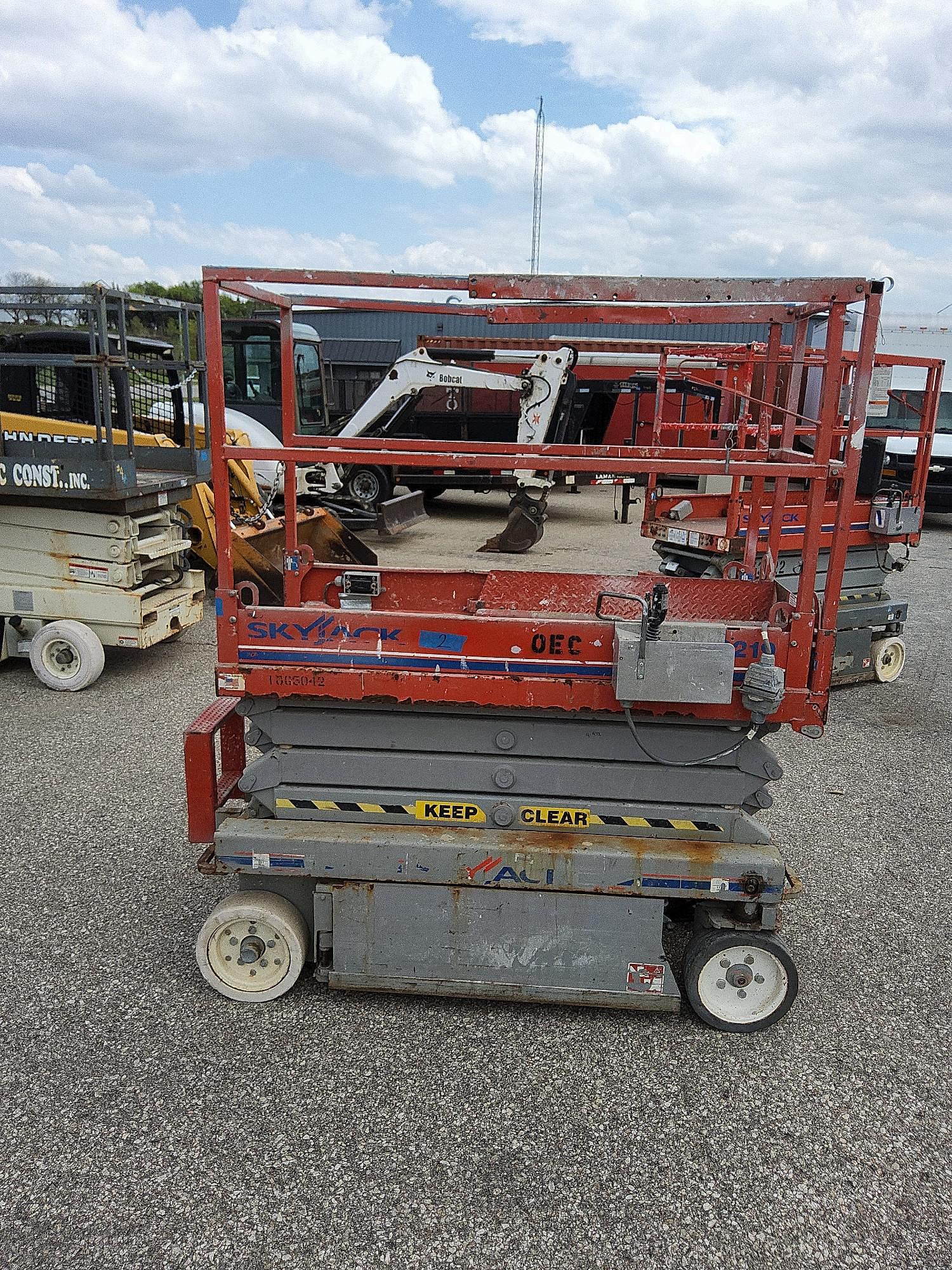 Sky Jack SJIII3219 Construction Aerial Lifts for Sale | Tractor Zoom