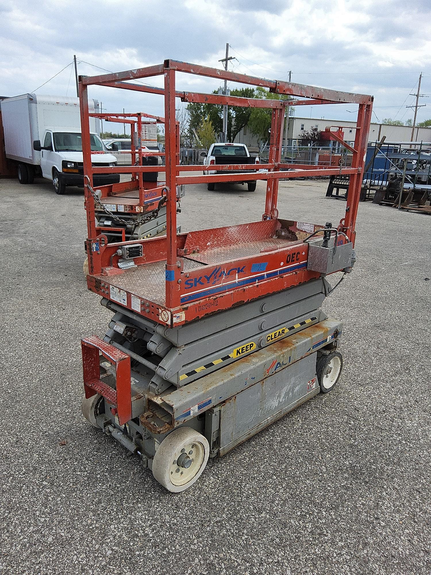 Sky Jack SJIII3219 Construction Aerial Lifts for Sale | Tractor Zoom