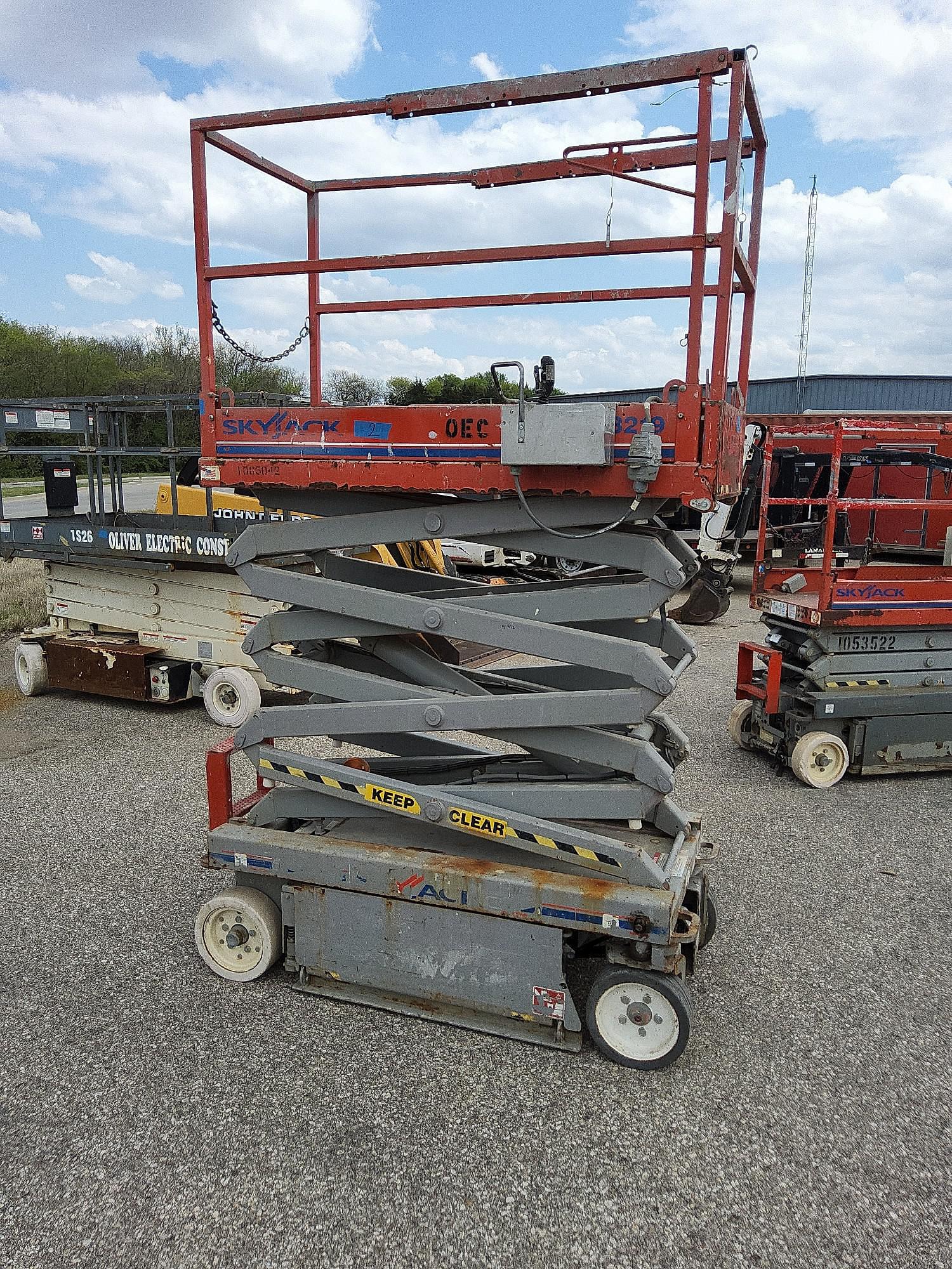 Sky Jack SJIII3219 Construction Aerial Lifts for Sale | Tractor Zoom