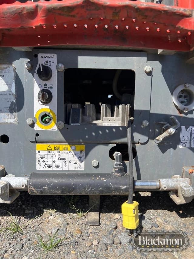 Image of Sky Jack SJIII3215 equipment image 3