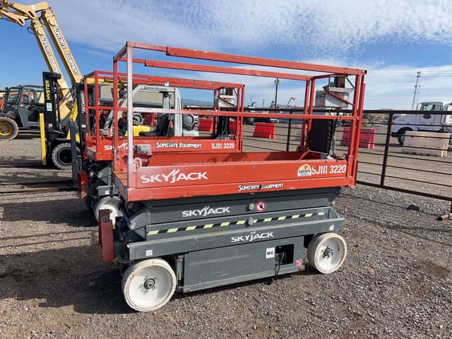 Image of Sky Jack SJ3220 equipment image 1