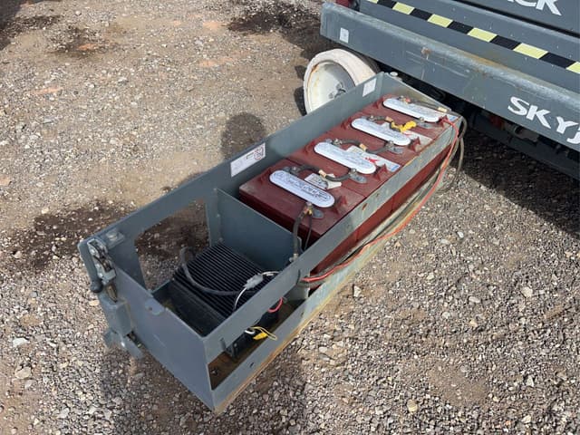 Image of Sky Jack SJ3220 equipment image 4