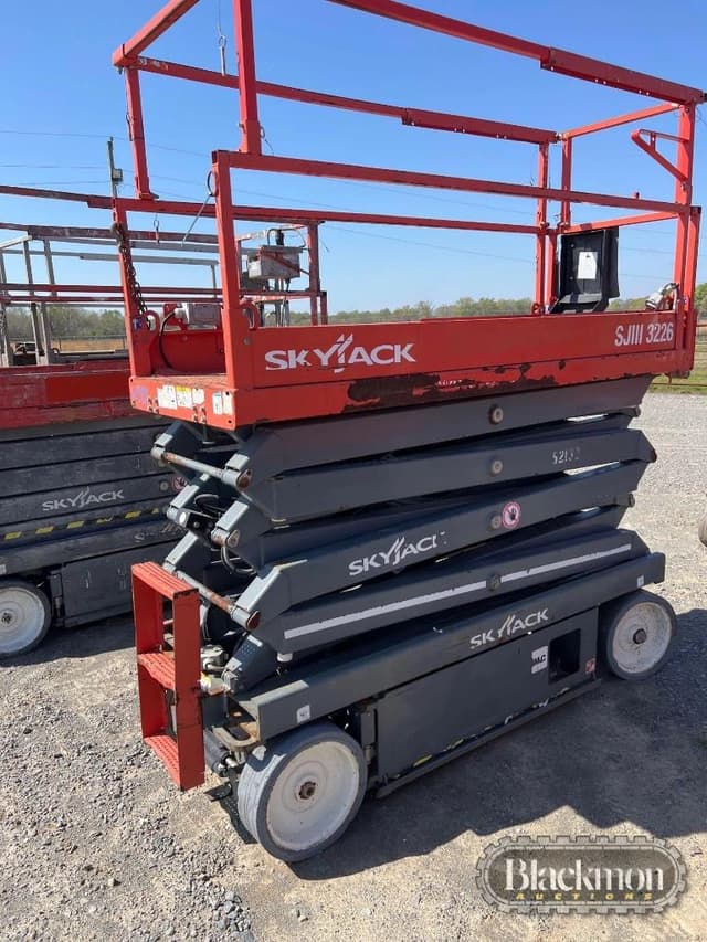 Image of Sky Jack SJIII3226 equipment image 4