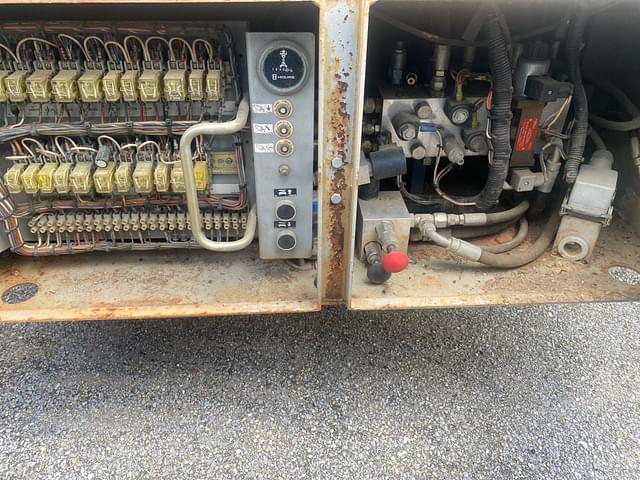 Image of Sky Jack SJ8243 equipment image 4