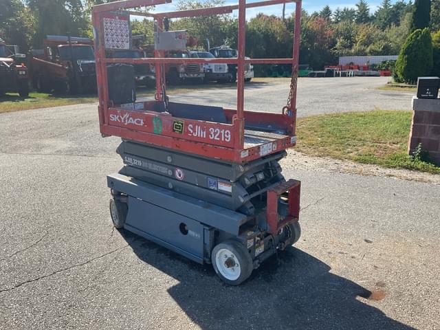 Image of Sky Jack SJ3219 equipment image 2