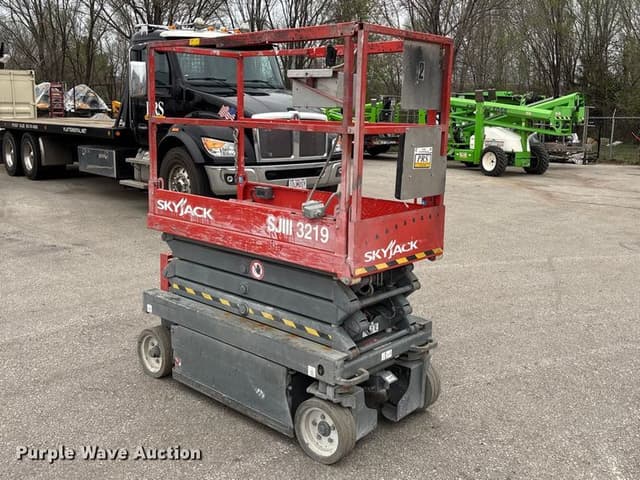 Image of Sky Jack SJ III-3219 equipment image 2