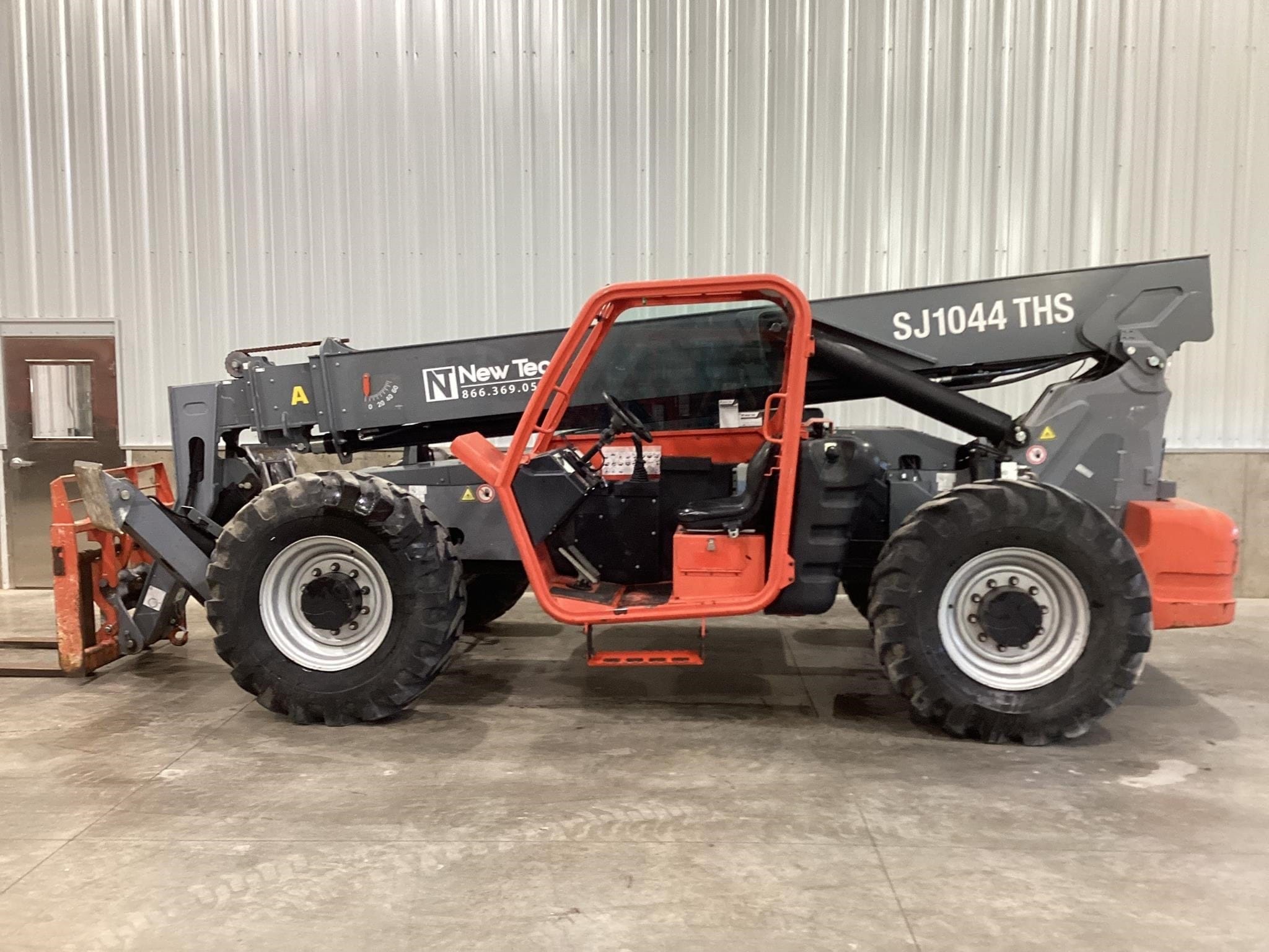 2016 Sky Jack SJ1044TH Equipment Image0