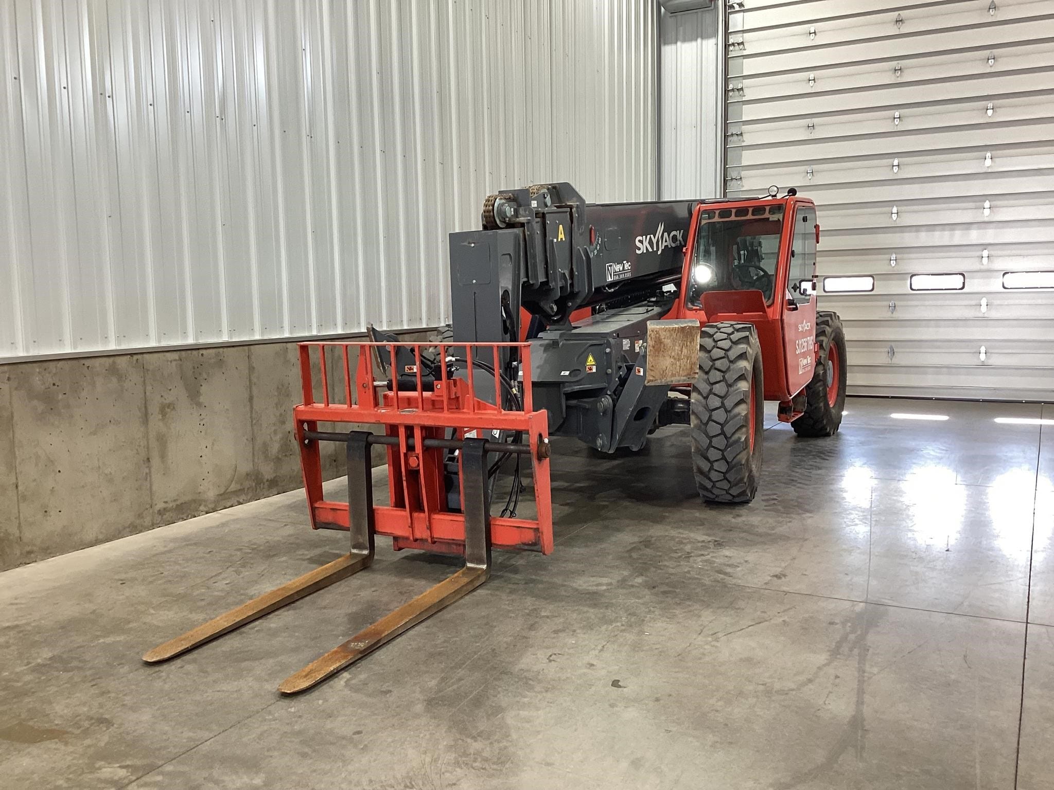 2024 Sky Jack SJ1256THS Equipment Image0