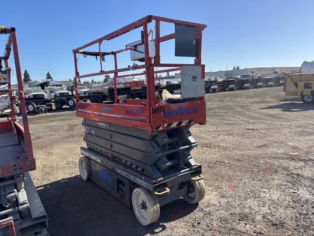 Image of Sky Jack SJ3226 equipment image 1