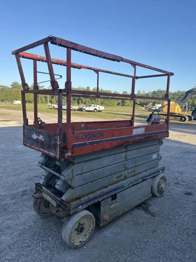 Image of Sky Jack SJ3226 equipment image 2