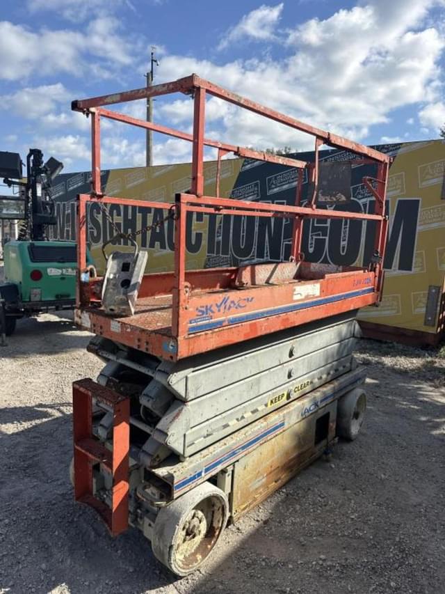 Image of Sky Jack SJ3226 equipment image 2