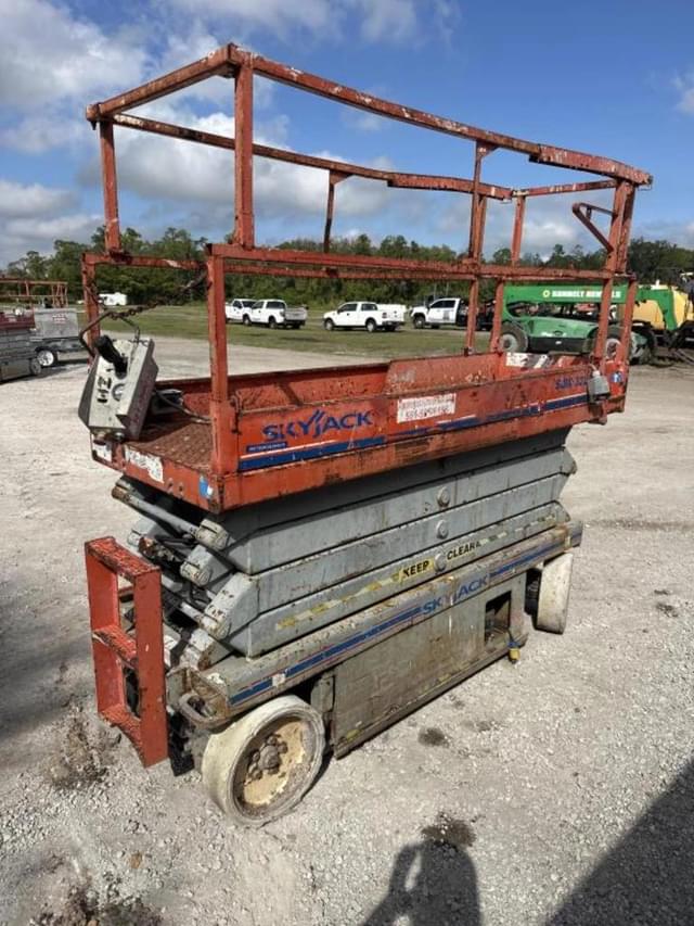 Image of Sky Jack SJ3226 equipment image 2