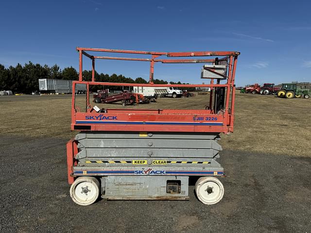 Image of Sky Jack SJ3226 equipment image 1