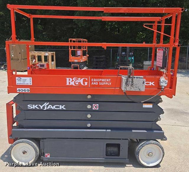 Image of Sky Jack SJ3226 equipment image 3
