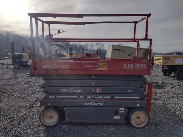 Image of Sky Jack SJ3226 equipment image 2