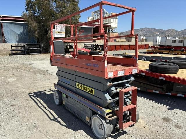 Image of Sky Jack SJ3226 equipment image 3