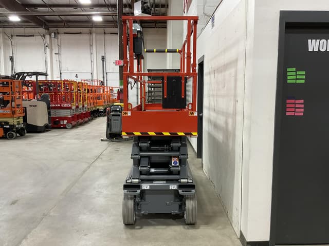 Image of Sky Jack SJ3226E equipment image 2