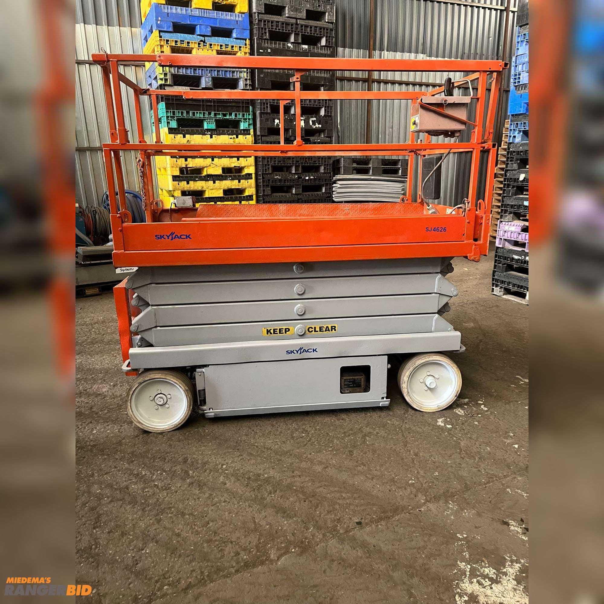 Main image Sky Jack 4626