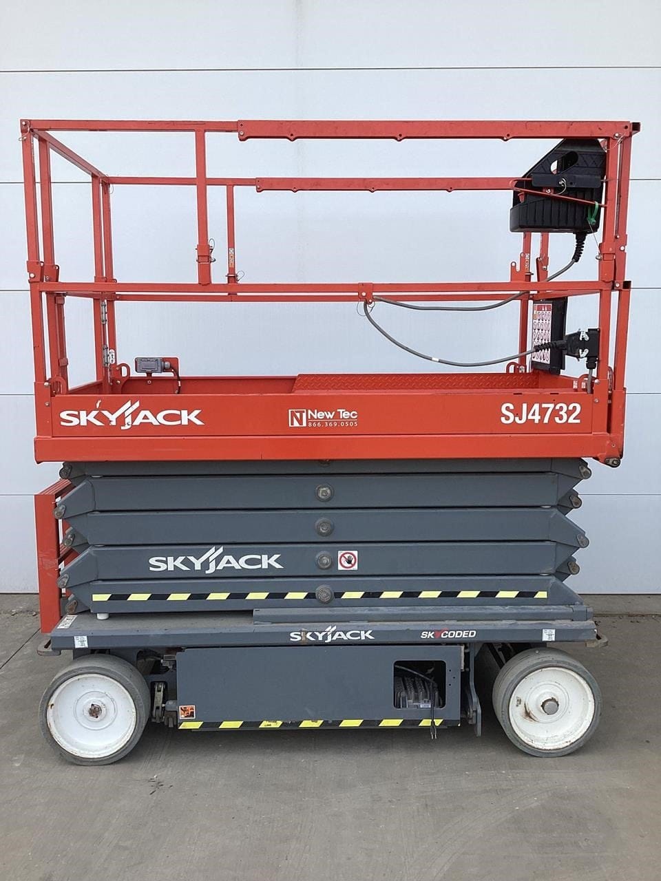 2023 Sky Jack SJ4732 Equipment Image0