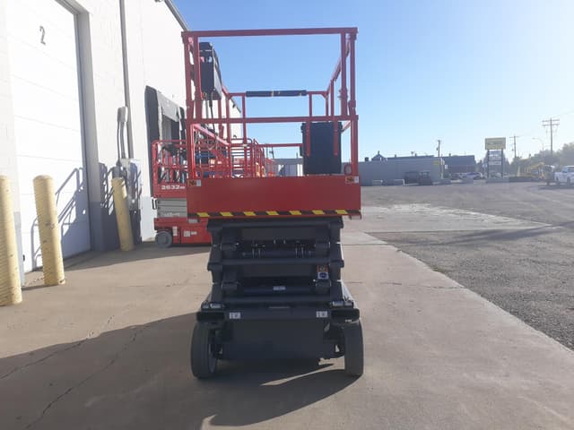 Image of Sky Jack SJ4732E equipment image 2