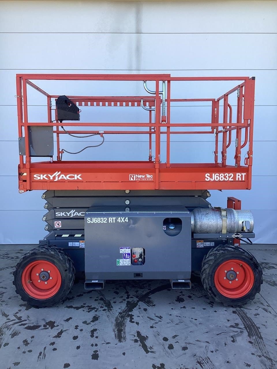 2023 Sky Jack SJ6832RT Equipment Image0