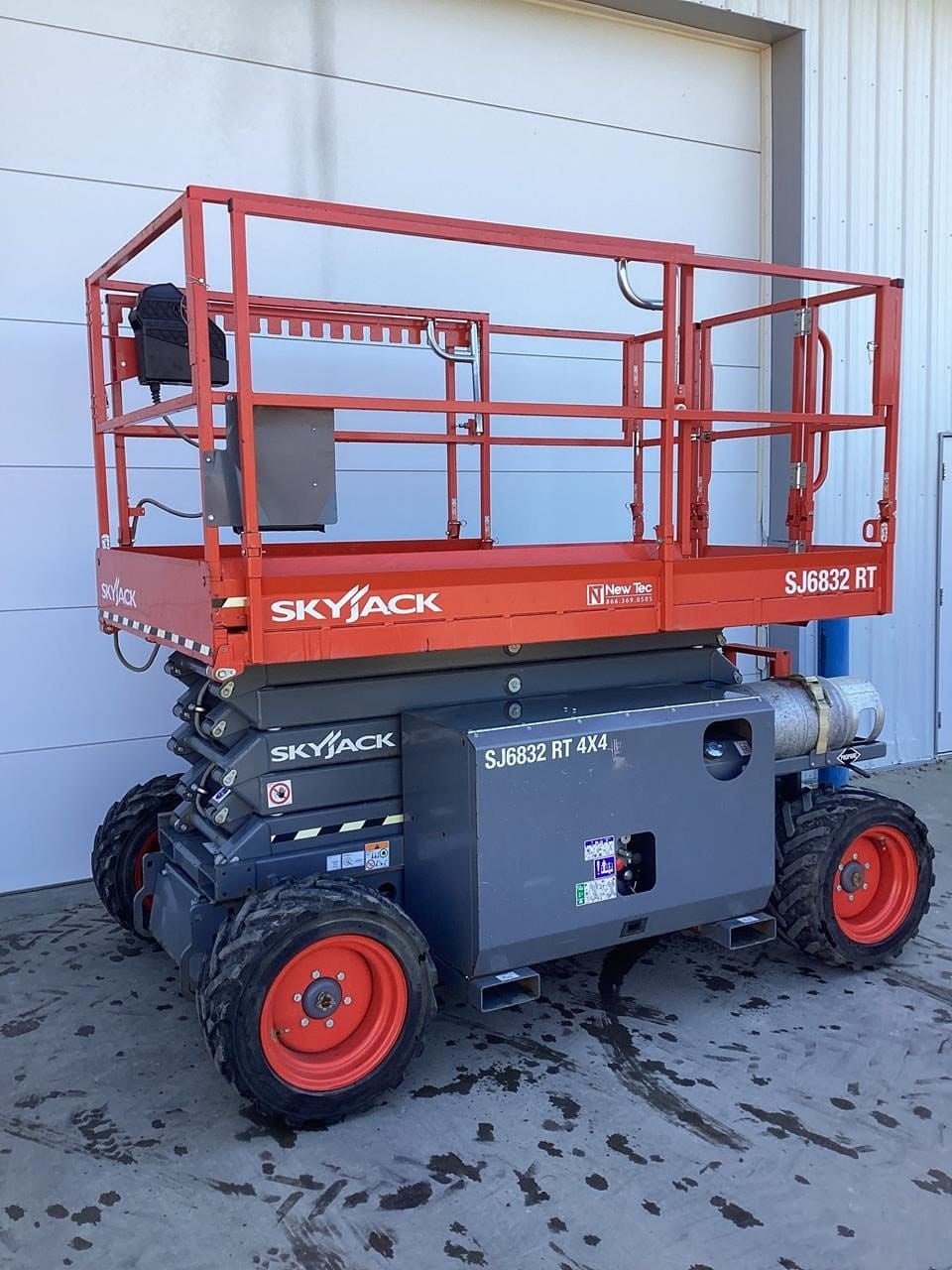 2023 Sky Jack SJ6832RT Equipment Image0