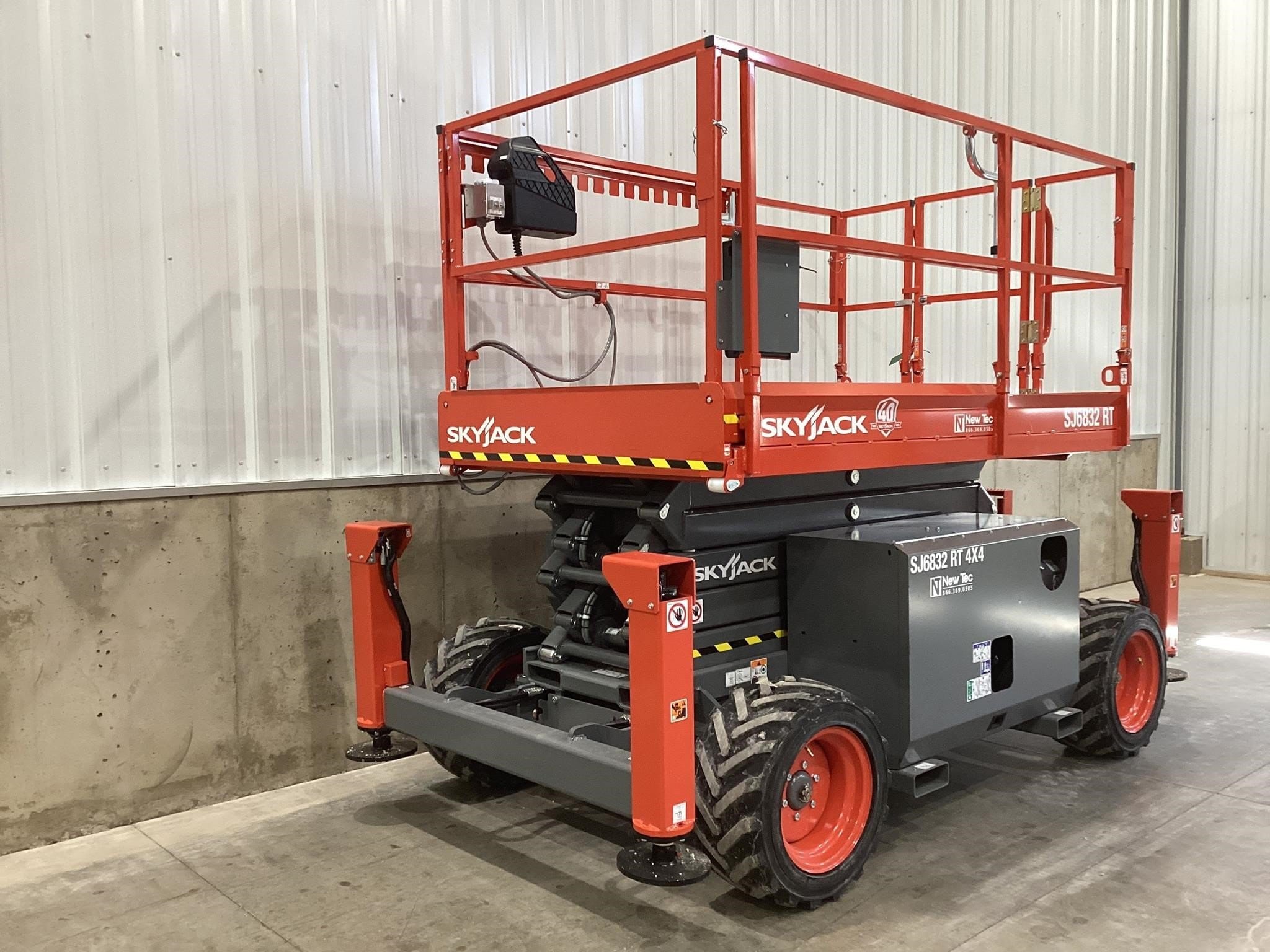 2025 Sky Jack SJ6832RT Equipment Image0