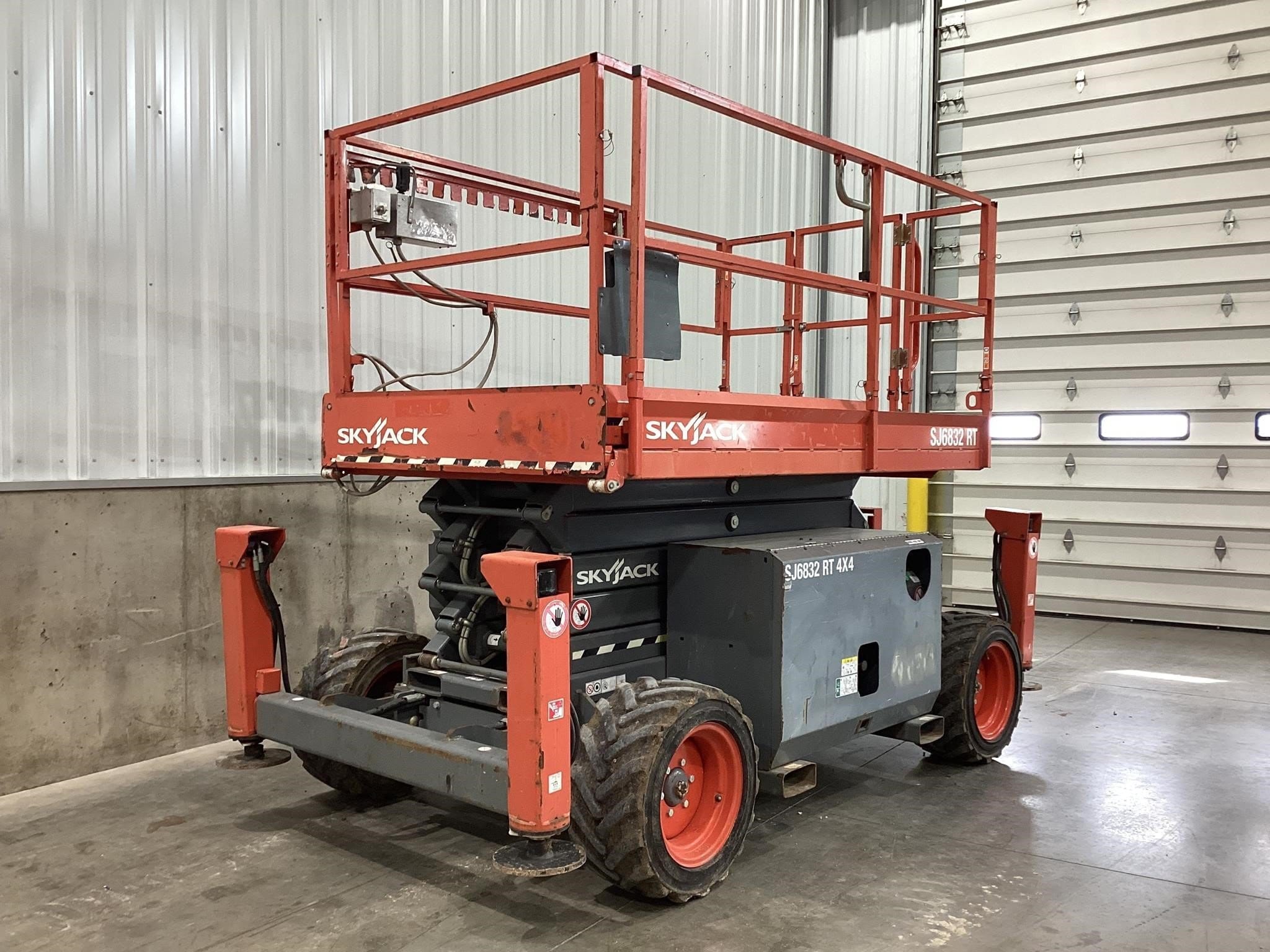 2019 Sky Jack SJ6832RT Equipment Image0
