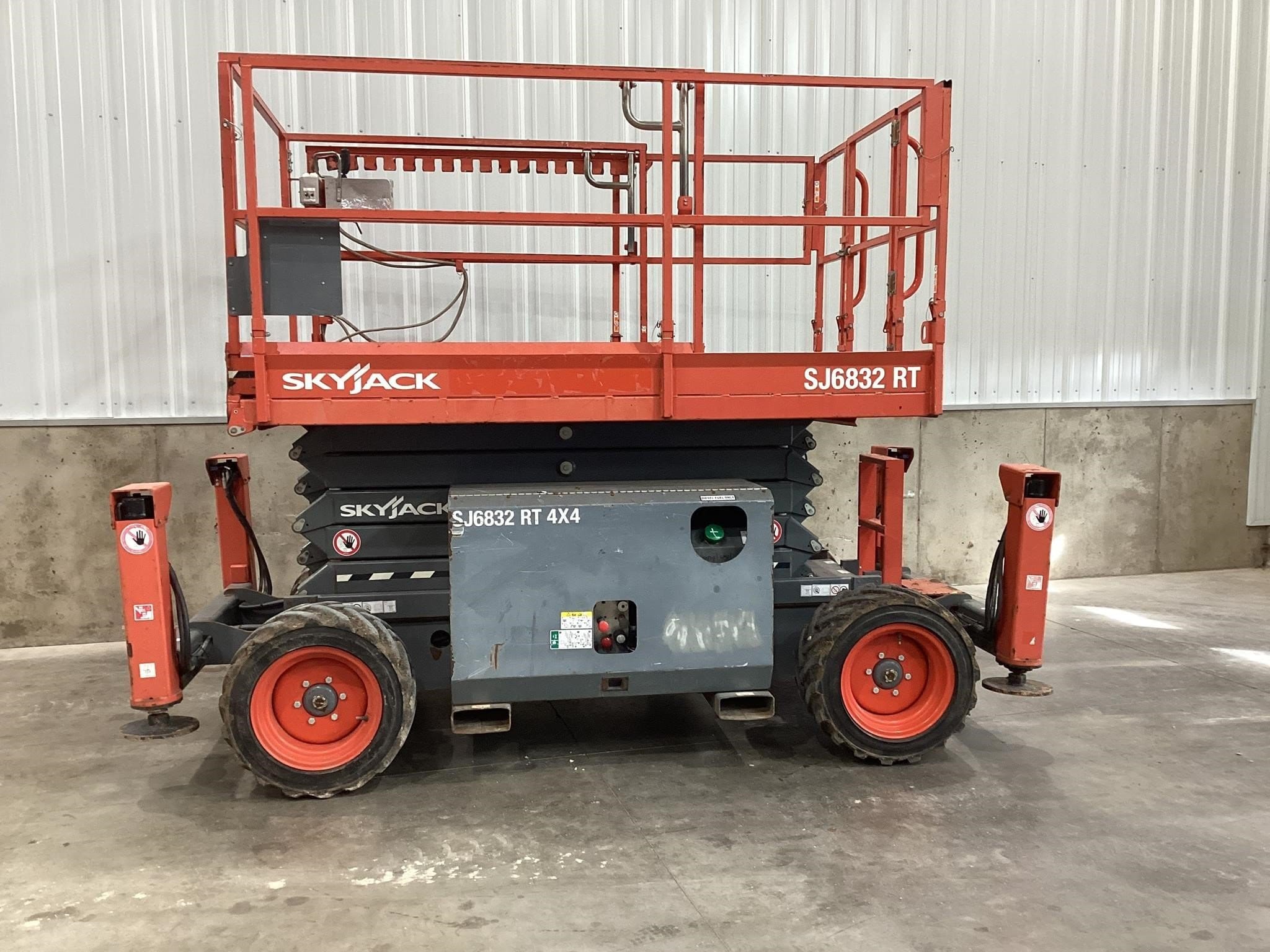 2019 Sky Jack SJ6832RT Equipment Image0