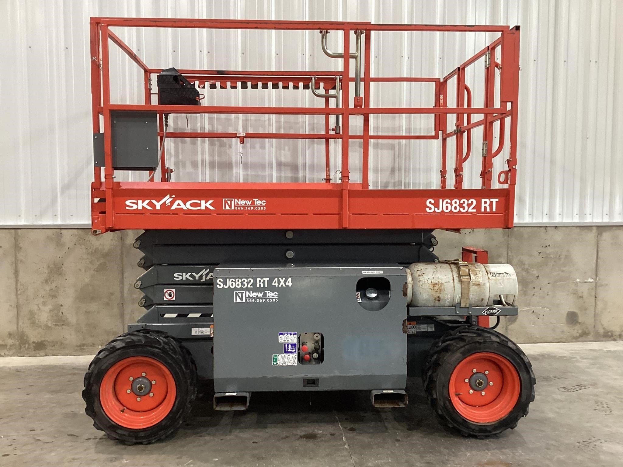 2020 Sky Jack SJ6832RT Equipment Image0