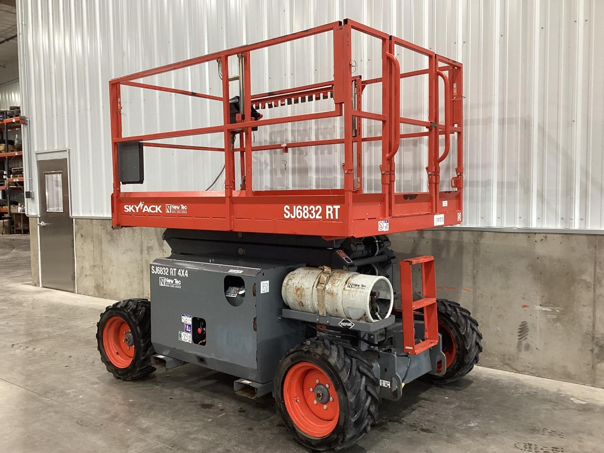 2020 Sky Jack SJ6832RT Equipment Image0
