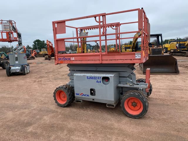 Image of Sky Jack SJ6832RT equipment image 4
