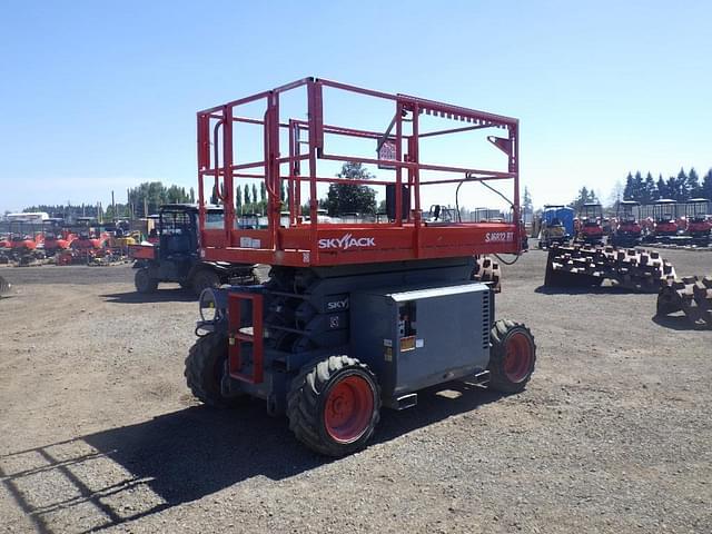Image of Sky Jack SJ6832RT equipment image 3