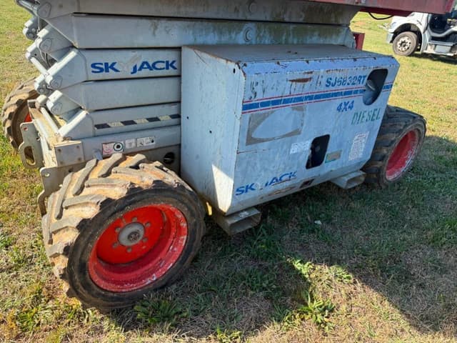 Image of Sky Jack SJ6832RT equipment image 3