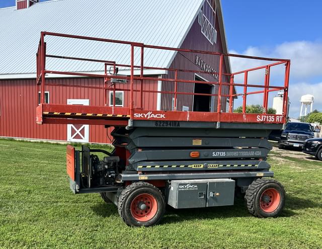 Image of Sky Jack SJ7135 equipment image 1