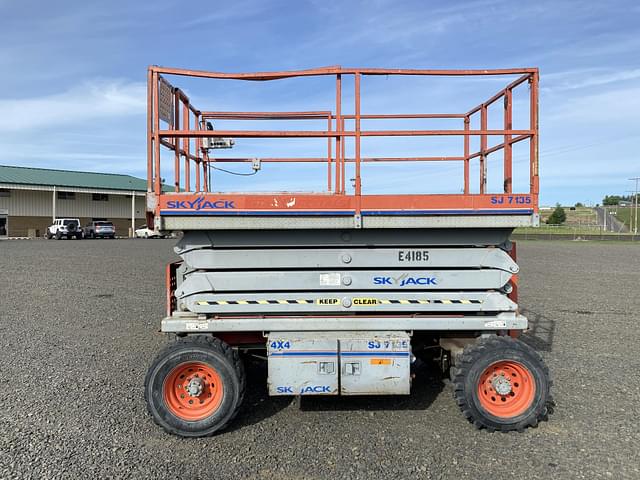 Image of Sky Jack SJ7135 equipment image 2
